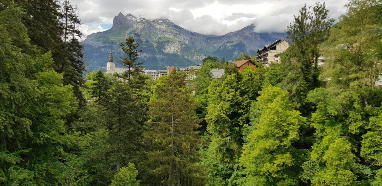 Elegant Et Moderne, Au Pied Du Mont-blanc Apartment